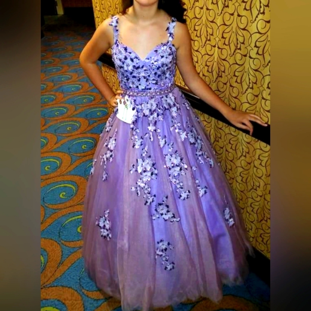Lavender Formal Gown by MacDuggal Size 2